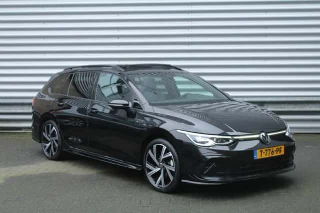 Volkswagen Golf (2023) thumbnail 3