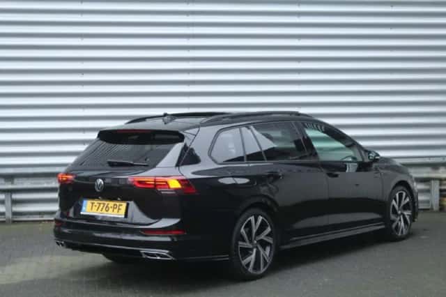 Volkswagen Golf (2023) thumbnail 5