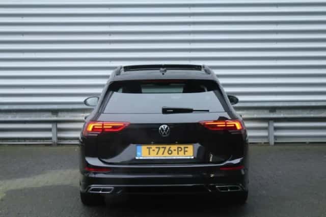 Volkswagen Golf (2023) thumbnail 6