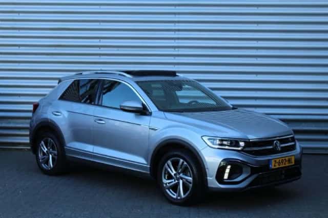 Volkswagen T-Roc (2023) thumbnail 3