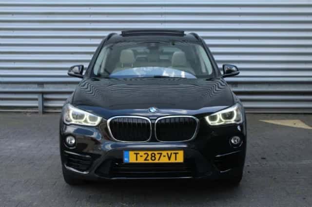 BMW X1 (2018) thumbnail 2