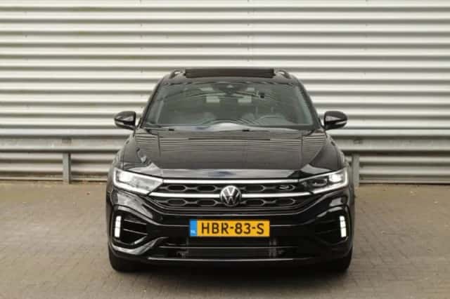 Volkswagen T-Roc (2024) thumbnail 2