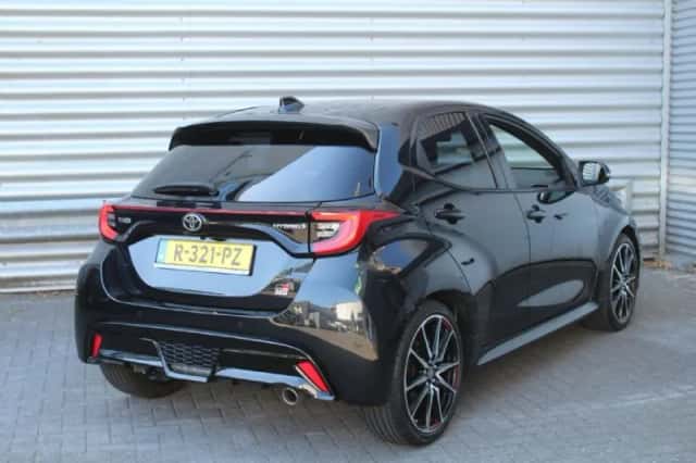 Toyota Yaris (2022) thumbnail 5