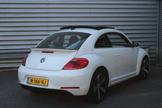 Volkswagen Beetle (2013) thumbnail 5