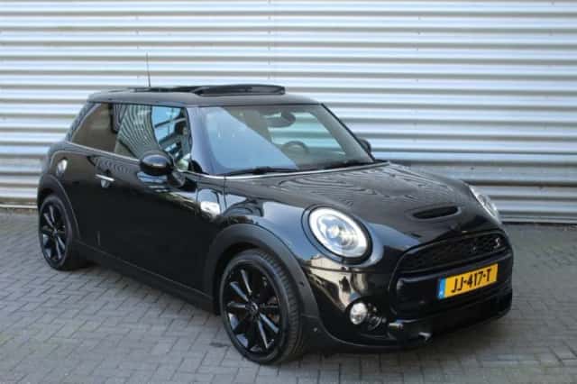 MINI Cooper S (2016) thumbnail 3