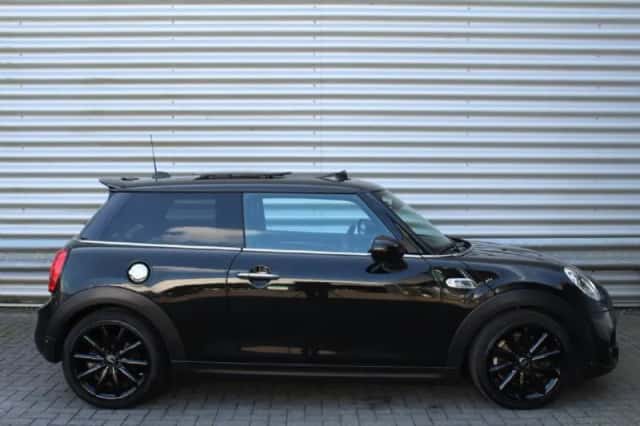 MINI Cooper S (2016) thumbnail 4