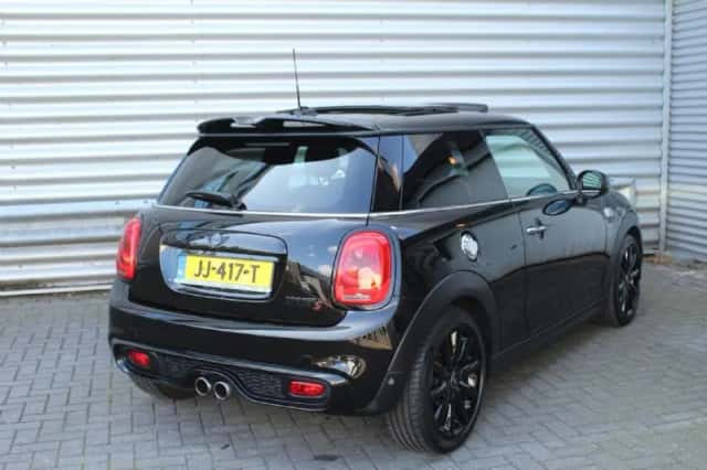 MINI Cooper S (2016) thumbnail 5