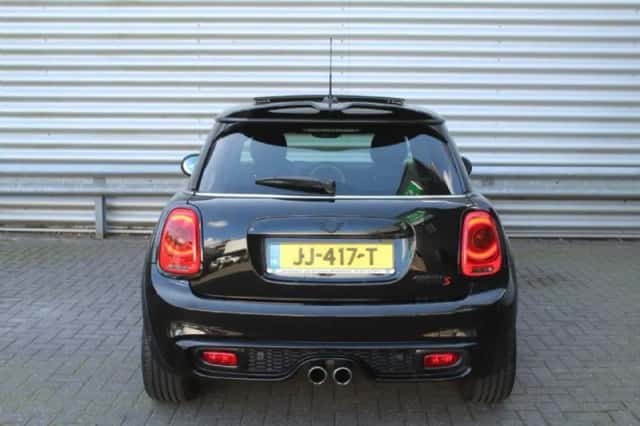 MINI Cooper S (2016) thumbnail 6