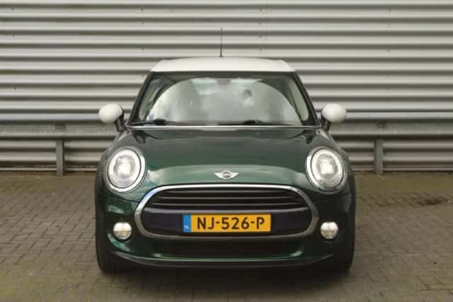 MINI Cooper (2017) thumbnail 2