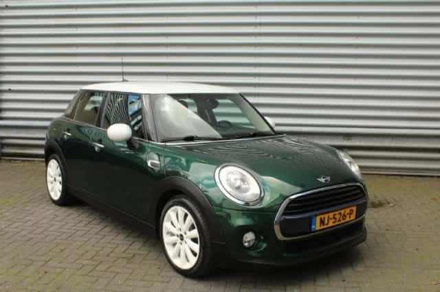 MINI Cooper (2017) thumbnail 3