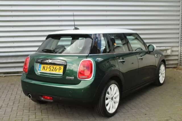 MINI Cooper (2017) thumbnail 5