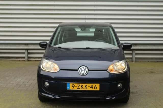 Volkswagen Up! (2015) thumbnail 2