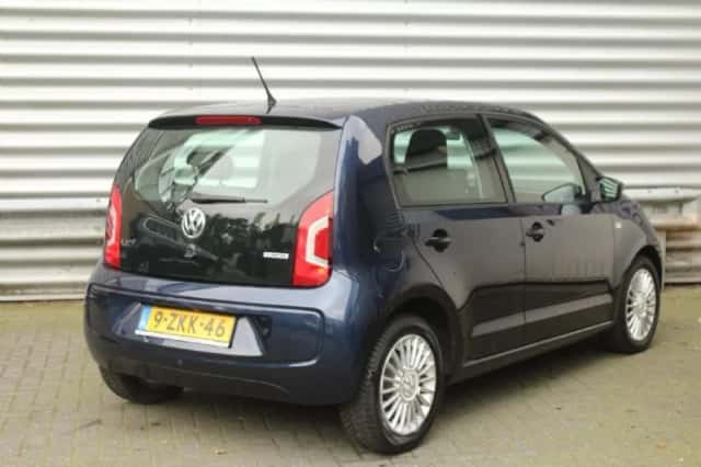 Volkswagen Up! (2015) thumbnail 5