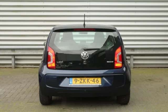 Volkswagen Up! (2015) thumbnail 6