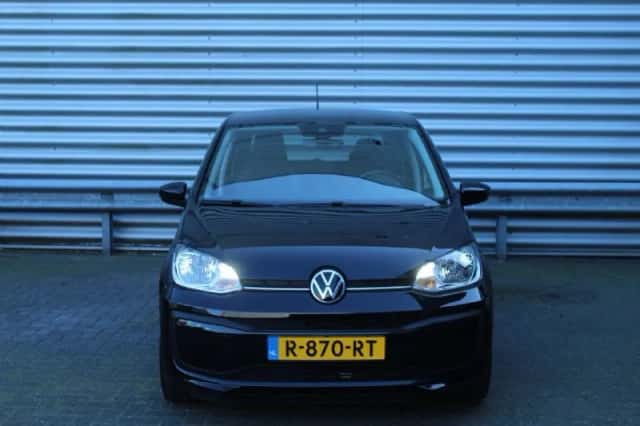 Volkswagen Up! (2022) thumbnail 2