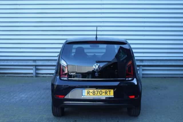 Volkswagen Up! (2022) thumbnail 6