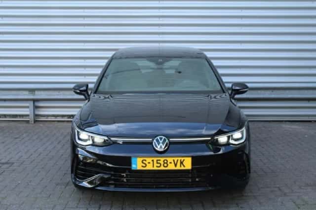 Volkswagen Golf (2021) thumbnail 2