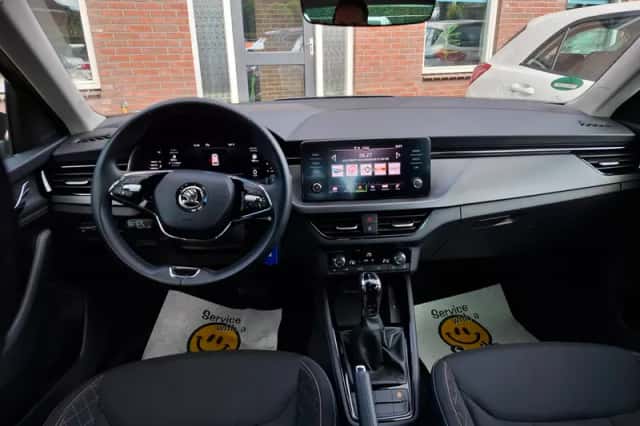 Škoda Kamiq (2023) thumbnail 2