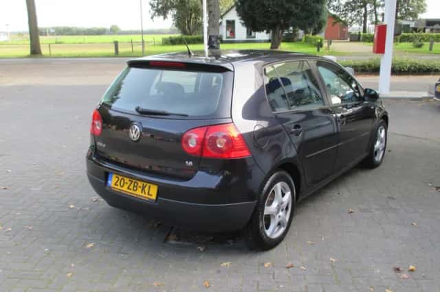 Volkswagen Golf (2008) thumbnail 3