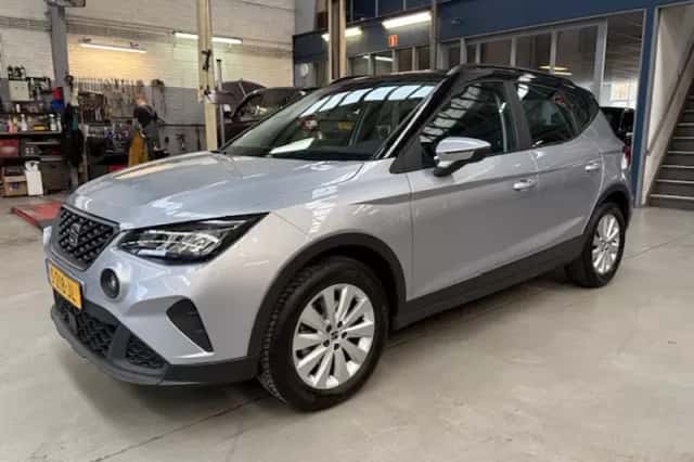 SEAT Arona (2023) thumbnail 1