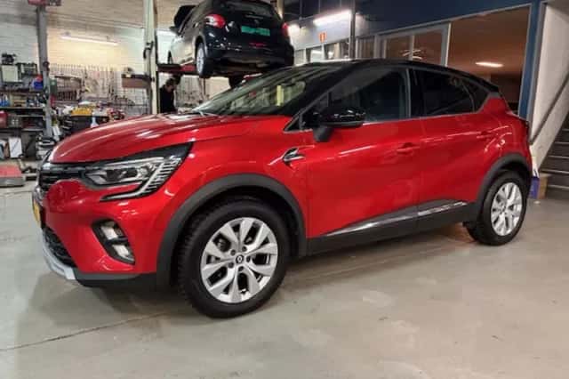 Renault Captur (2023) thumbnail 1