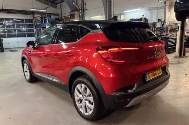 Renault Captur (2023) thumbnail 5