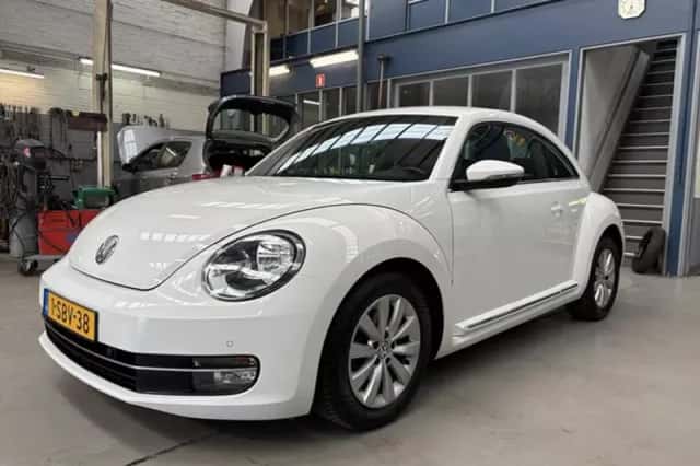 Volkswagen Beetle (2013) thumbnail 1