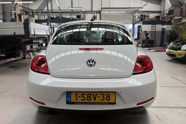 Volkswagen Beetle (2013) thumbnail 4