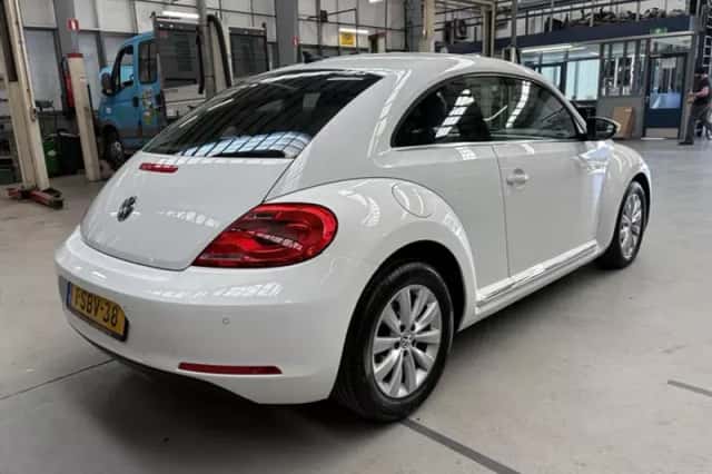 Volkswagen Beetle (2013) thumbnail 5