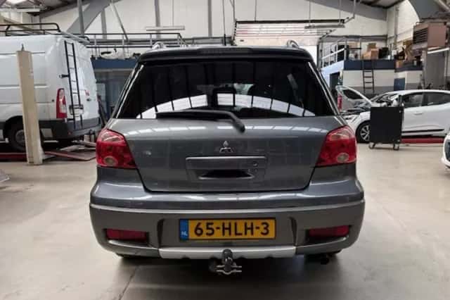 Mitsubishi Outlander (2009) thumbnail 6