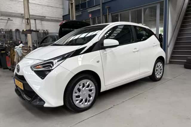 Toyota Aygo (2021) thumbnail 1