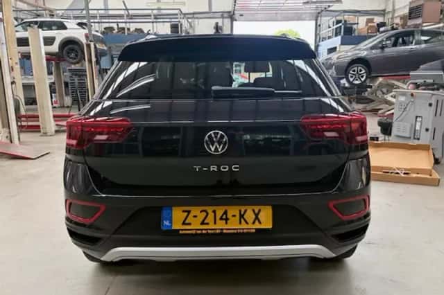 Volkswagen T-Roc (2024) thumbnail 6
