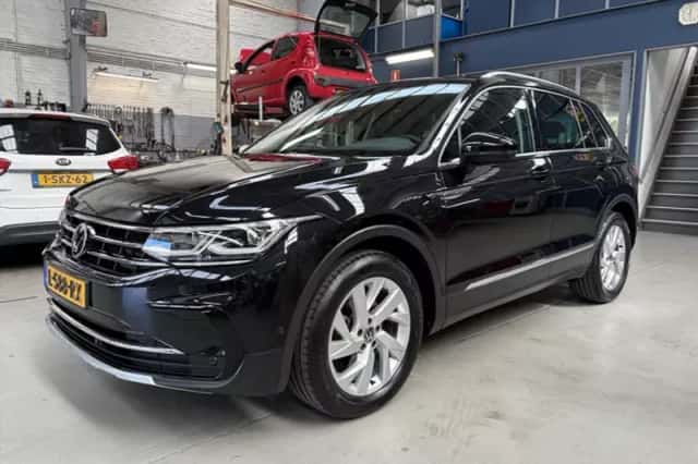 Volkswagen Tiguan (2021) thumbnail 1