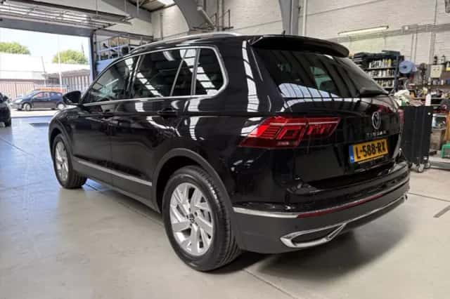 Volkswagen Tiguan (2021) thumbnail 5