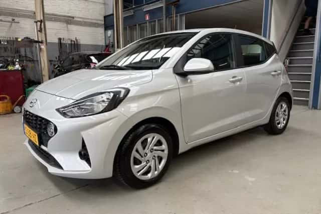 Hyundai i10 (2023) thumbnail 1