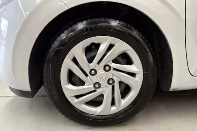 Hyundai i10 (2023) thumbnail 4