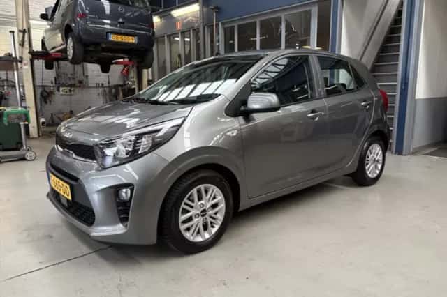 Kia Picanto (2023) thumbnail 1