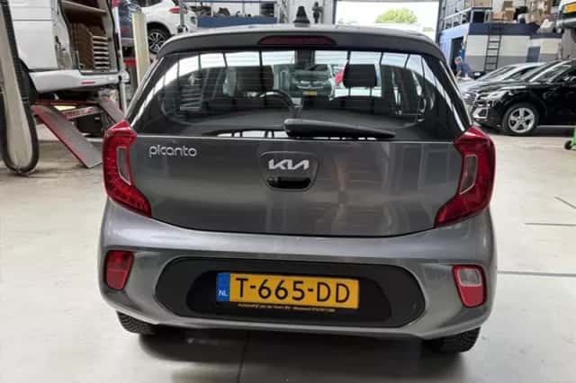 Kia Picanto (2023) thumbnail 6
