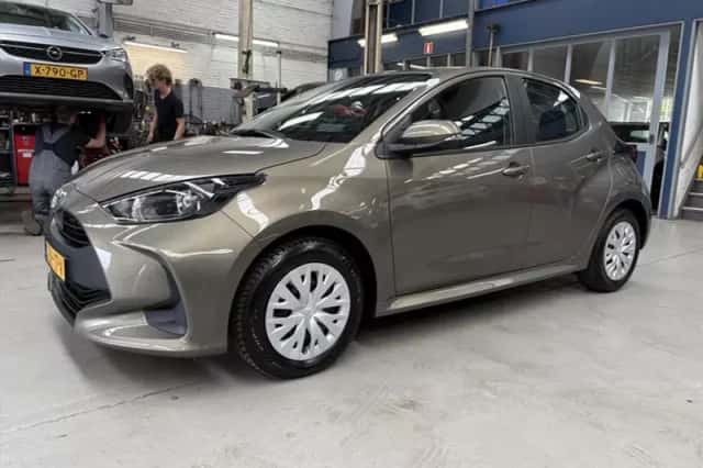 Toyota Yaris (2024) thumbnail 1