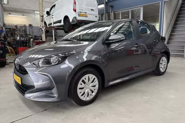 Toyota Yaris (2023) thumbnail 1