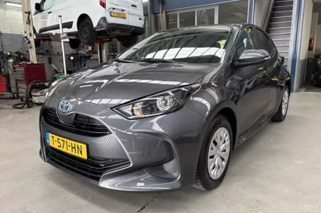 Toyota Yaris (2023) thumbnail 2