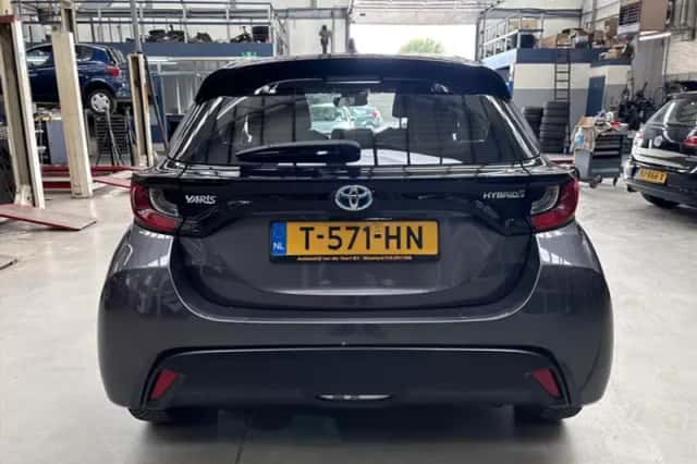 Toyota Yaris (2023) thumbnail 5
