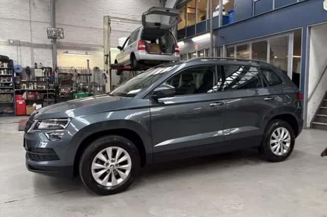 Škoda Karoq (2021) thumbnail 2