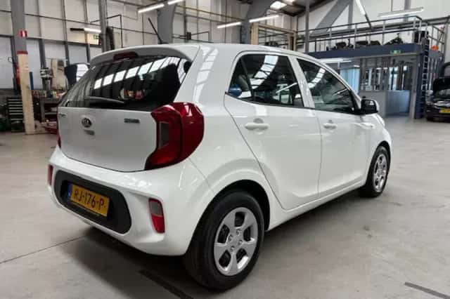Kia Picanto (2018) thumbnail 6