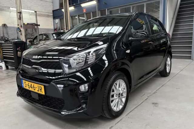 Kia Picanto (2023) thumbnail 2