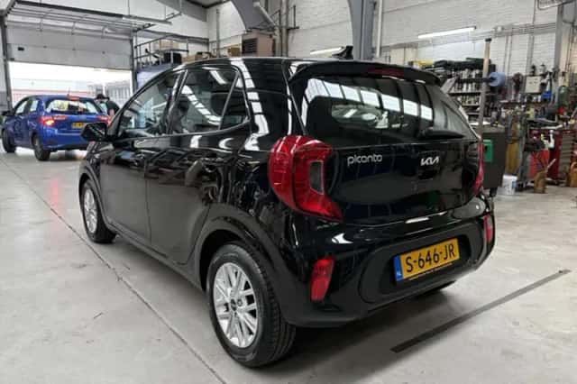 Kia Picanto (2023) thumbnail 5