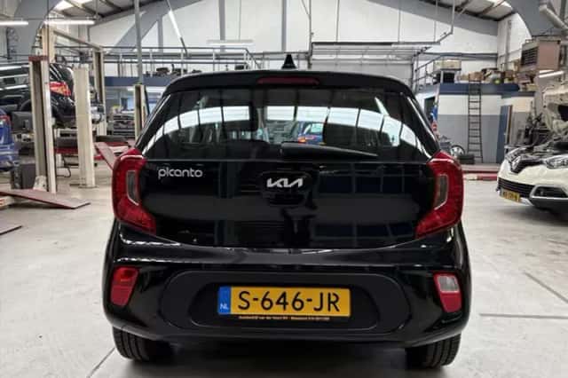 Kia Picanto (2023) thumbnail 6