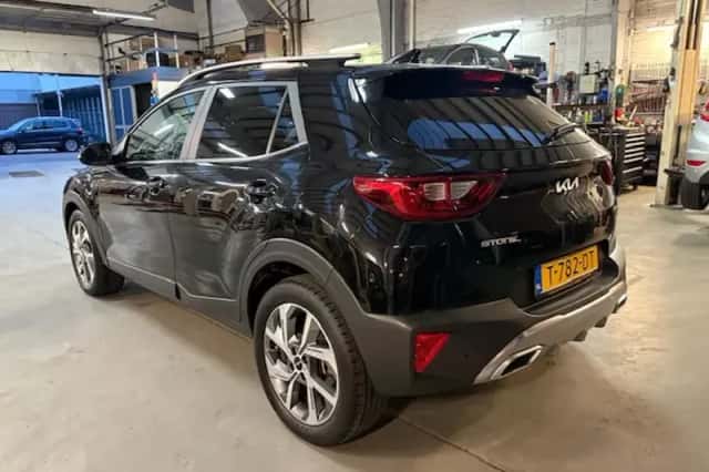 Kia Stonic (2023) thumbnail 5