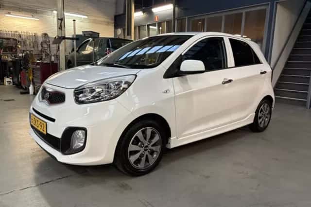 Kia Picanto (2015) thumbnail 1