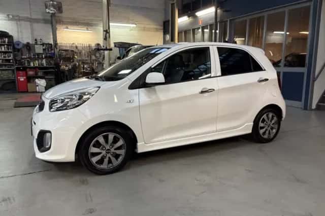Kia Picanto (2015) thumbnail 3